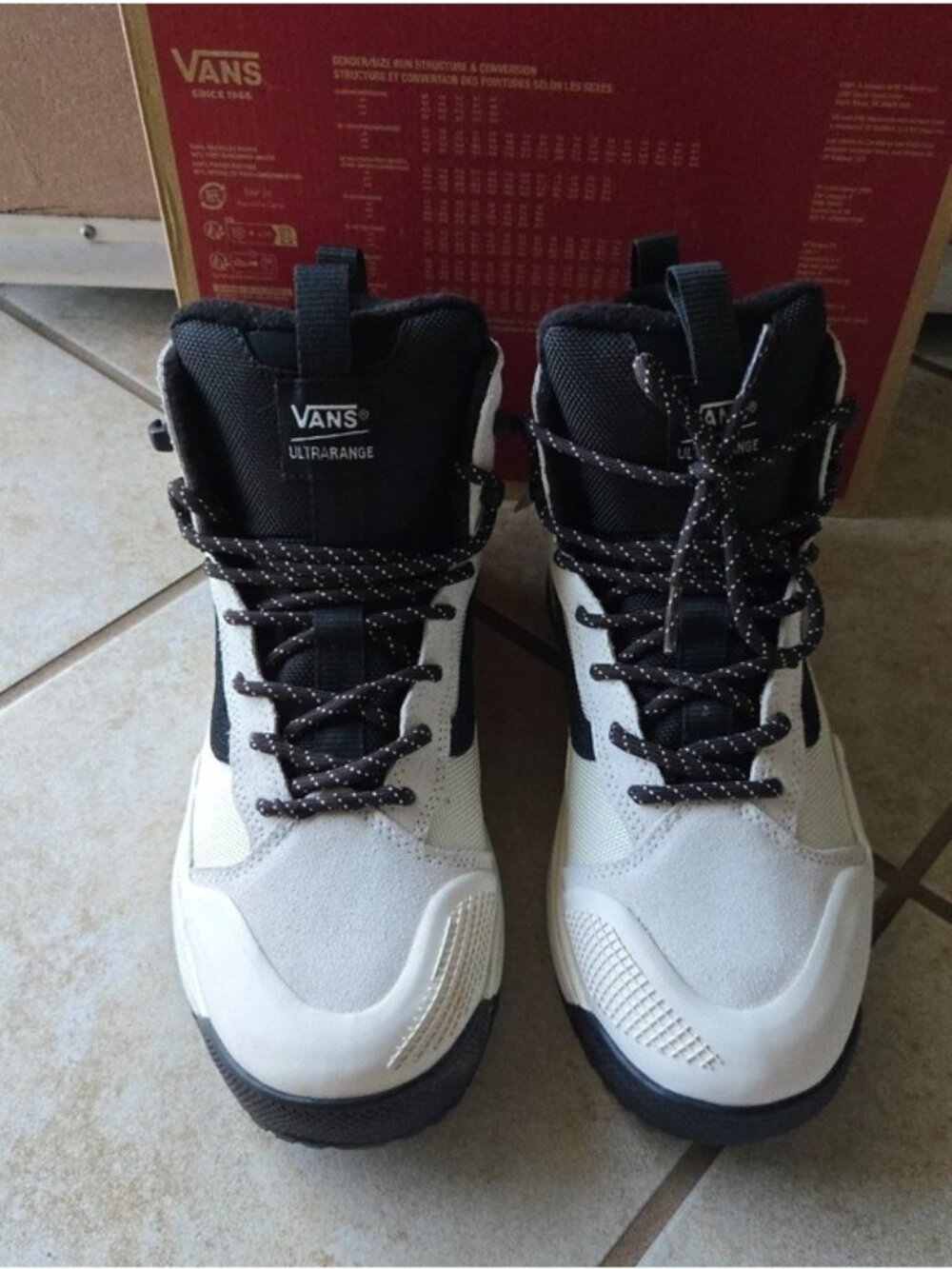 Vans Ultrarange Exo Hi Mte2 Women Size 9 Black And White Hiking Boot 0826 - Picture 2 of 8